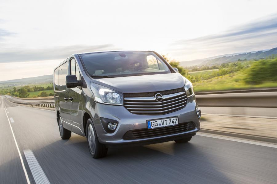  Opel Vivaro Tourer BiTurbo 2017 года  (фото 14 из 19)